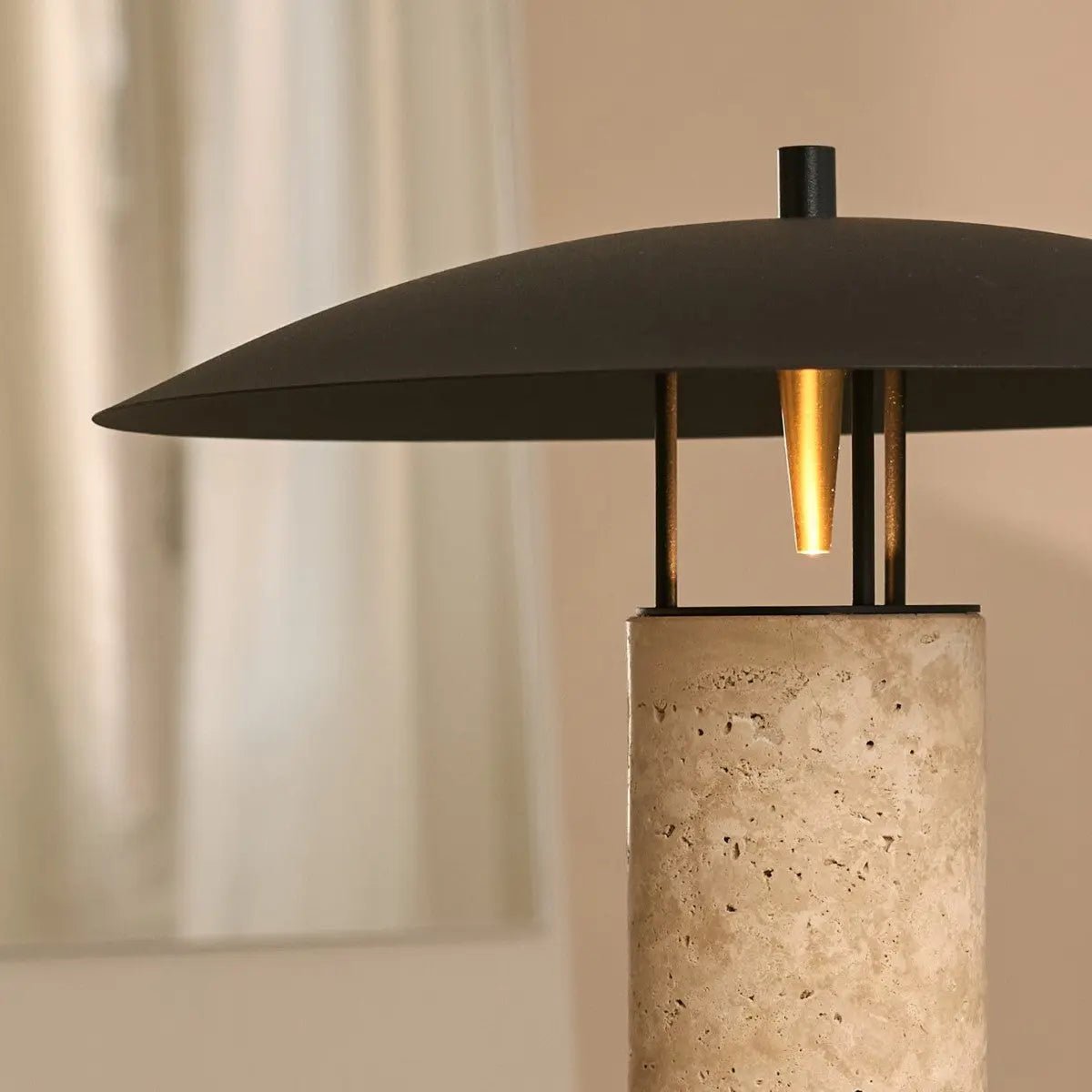 design Lamp in japanse stijl geeft licht