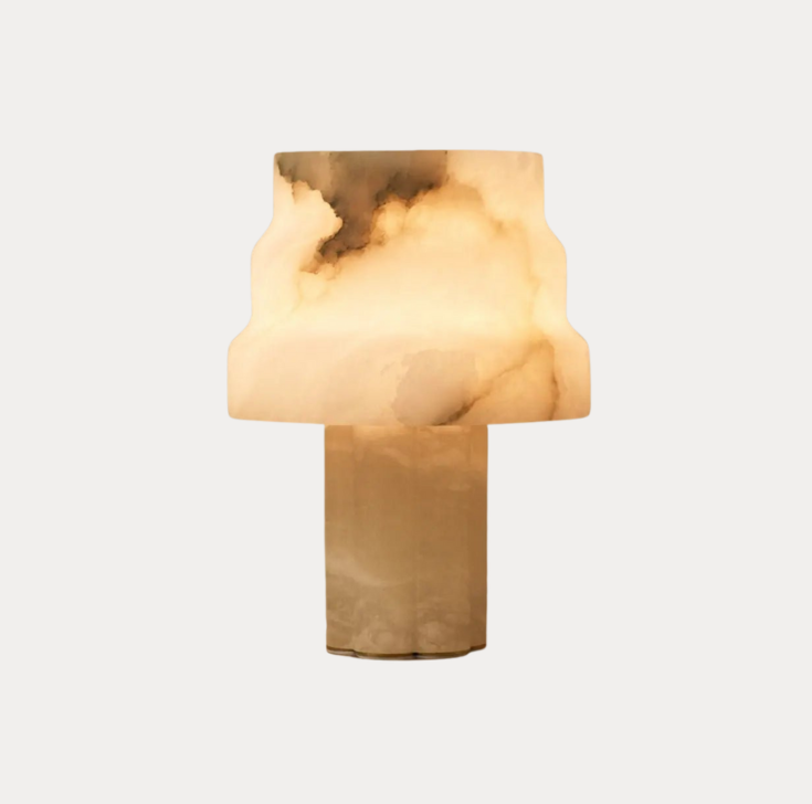Lamp van albasten in unieke vorm