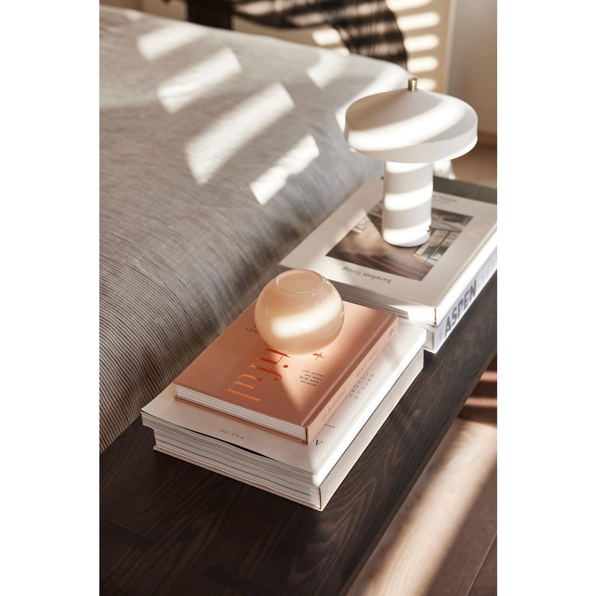 Lamp op boeken