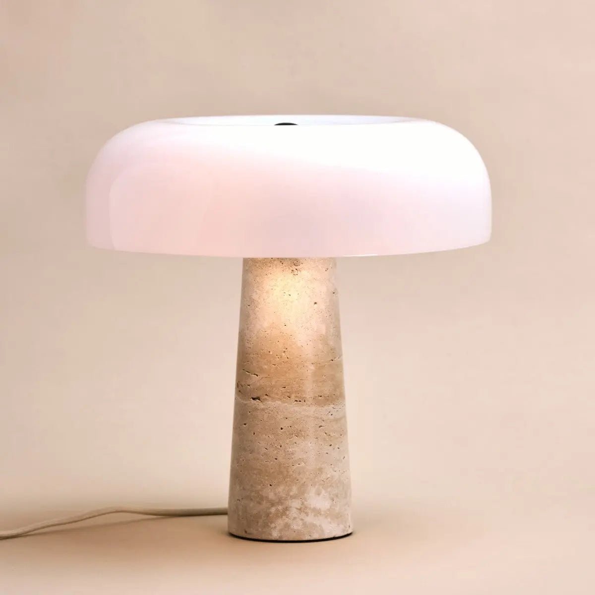 Tavertijn lamp met wit glas