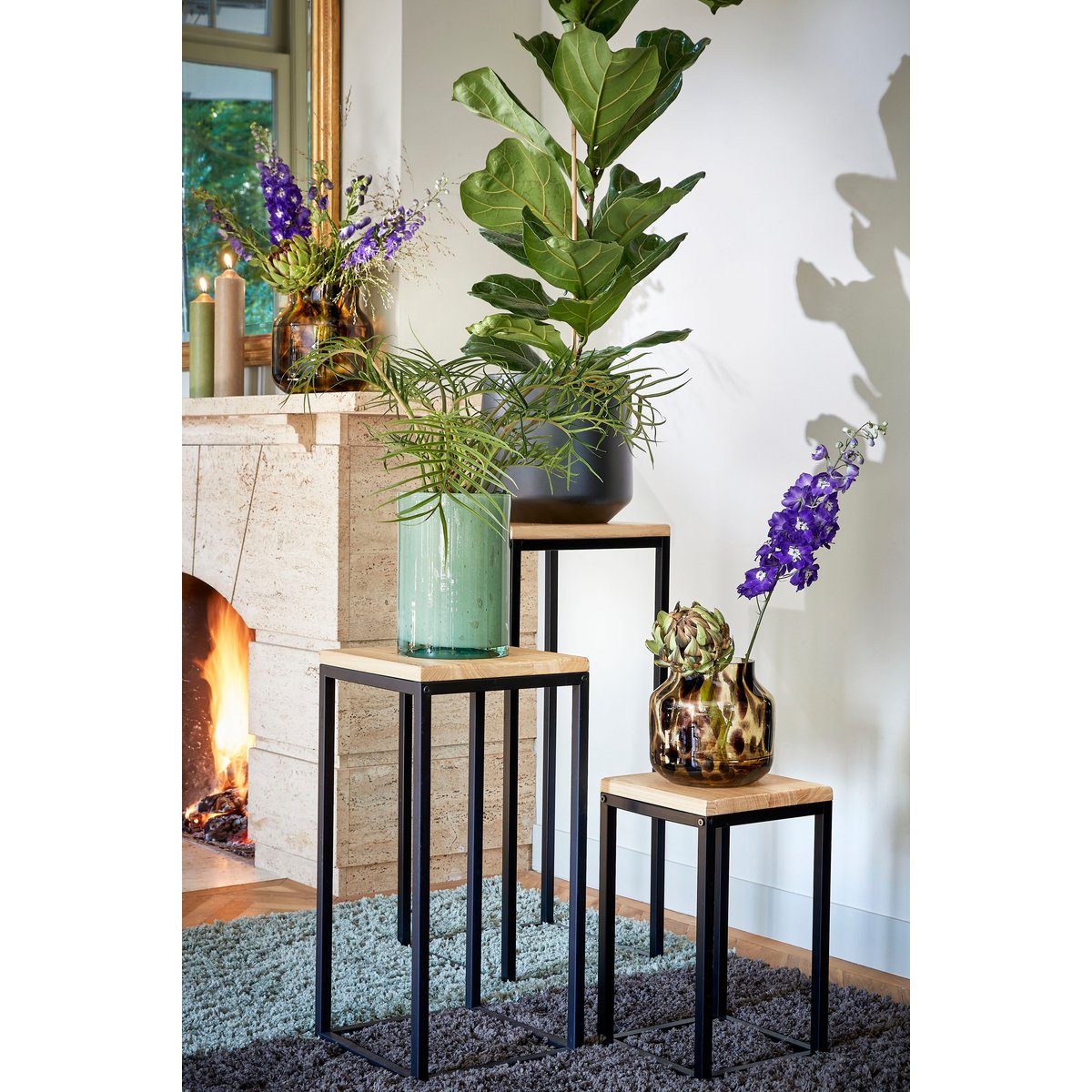 Metalen plantentafel met bloempot