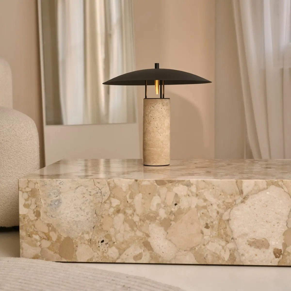 design Lamp van tavertijn in japanse stijl lichte omgeving