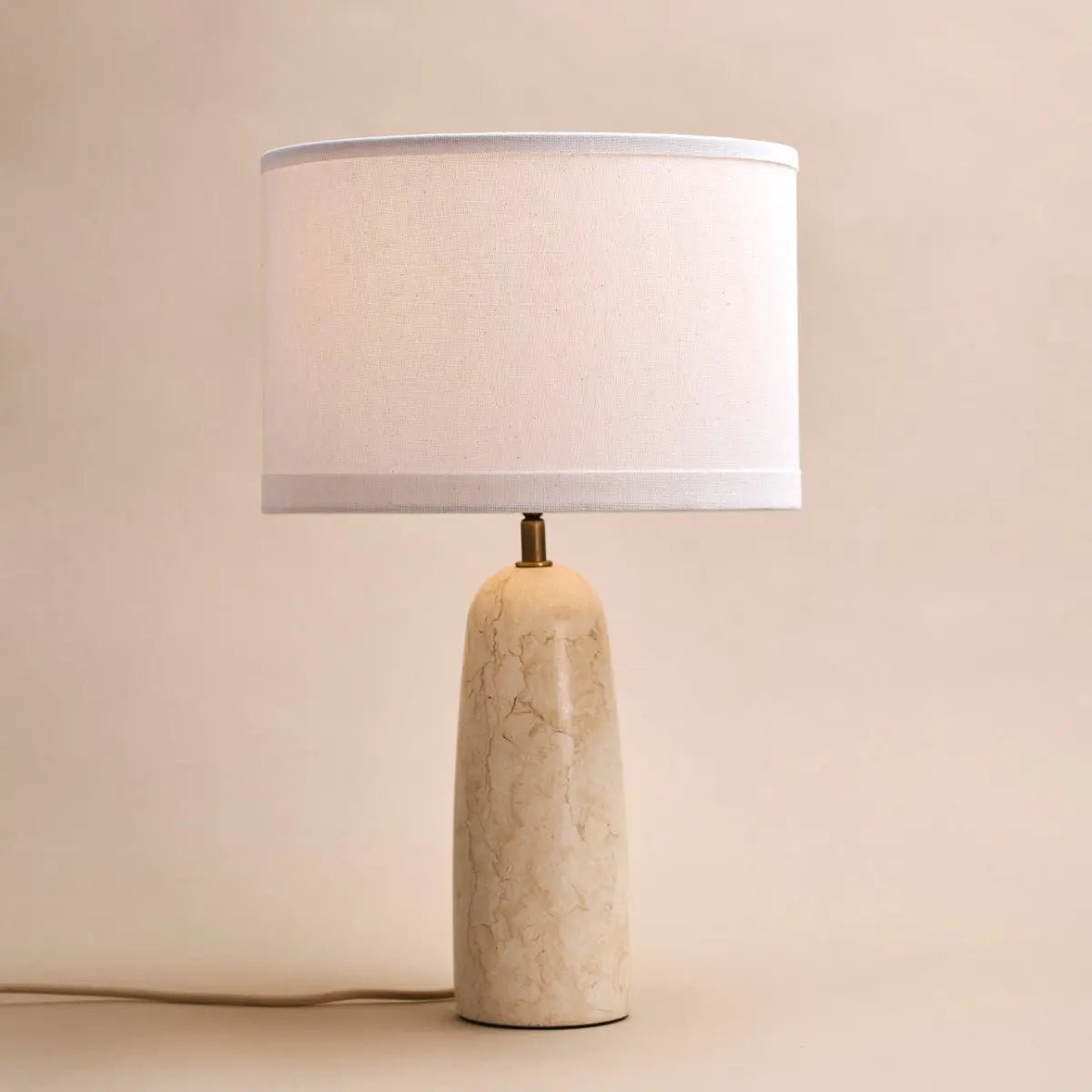 Marmeren lamp met kap