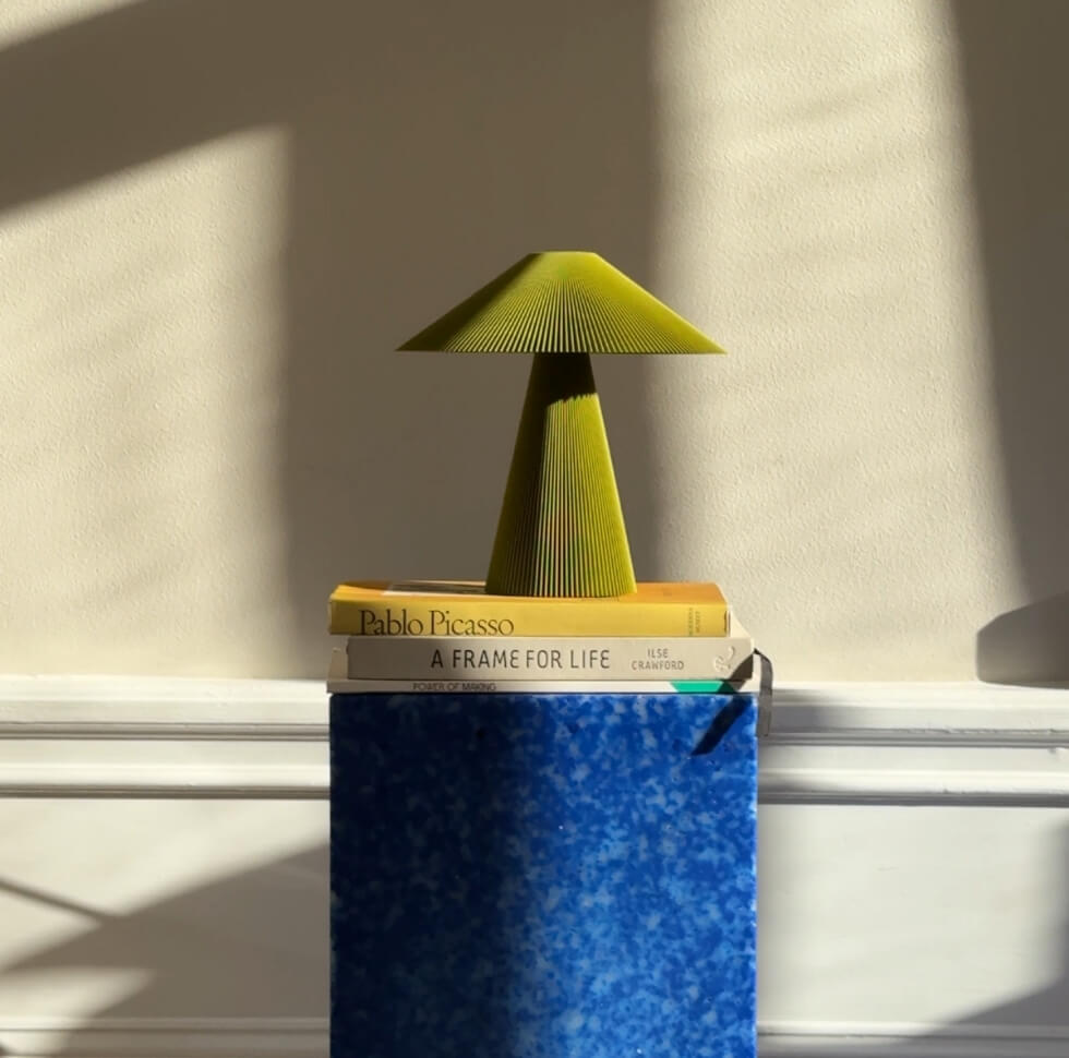 Manu Lamp