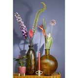 Gele bolle vaas met bloem