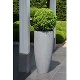 grijze plantenpot buiten
