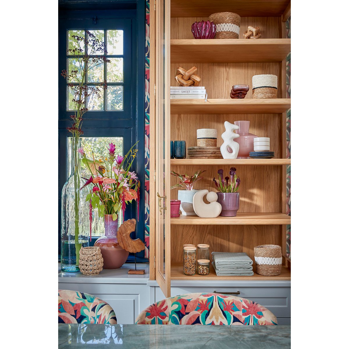 Woondecoratie beeldje in kast