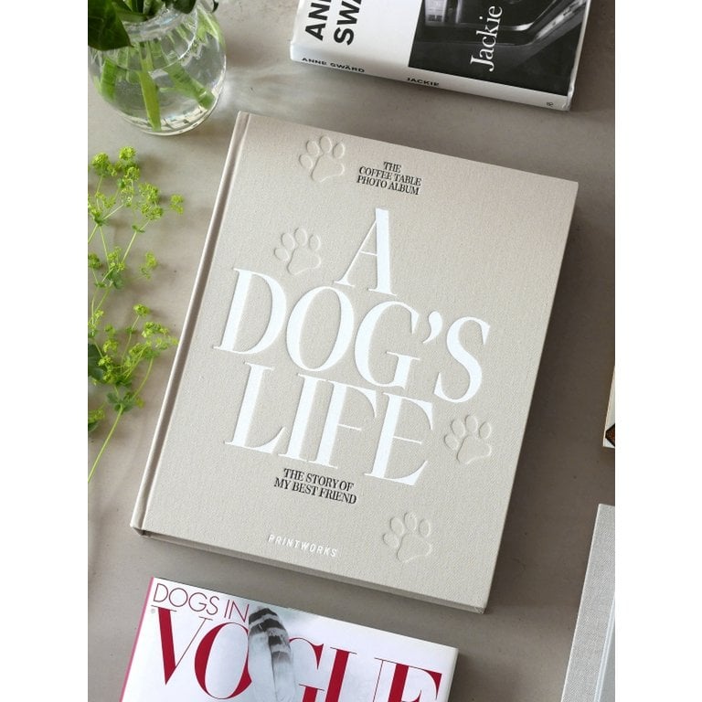 fotoalbum voor hond op tafel