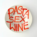 keramiek pasta bord rode letters