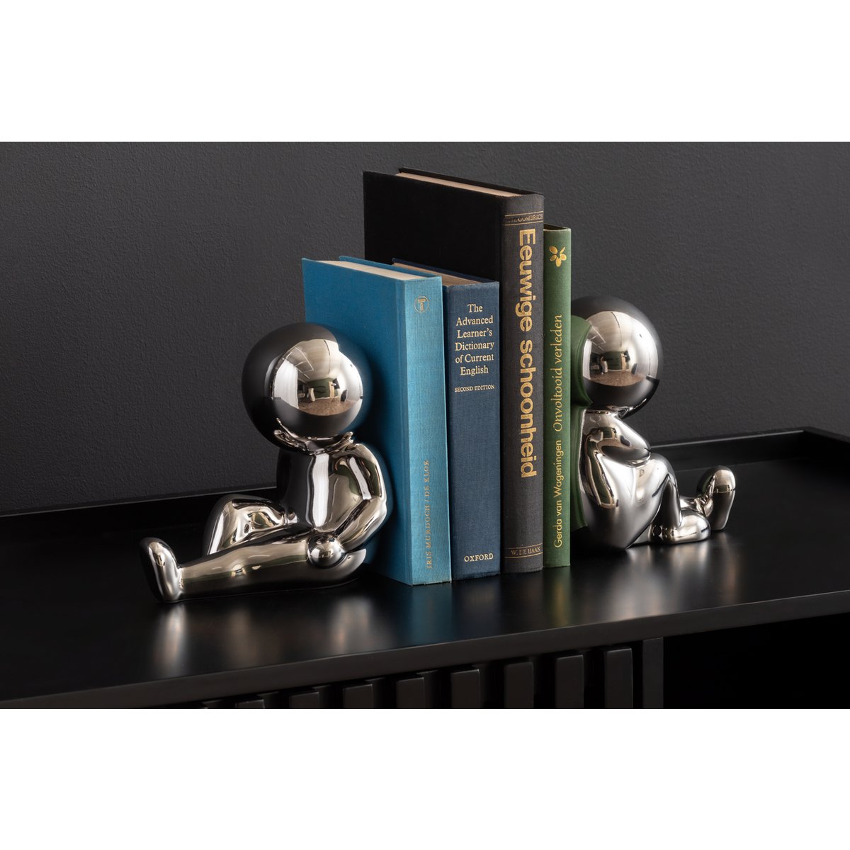 Boekensteun met boeken
