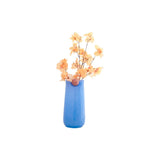 Blauwe vaas glas met bloemen