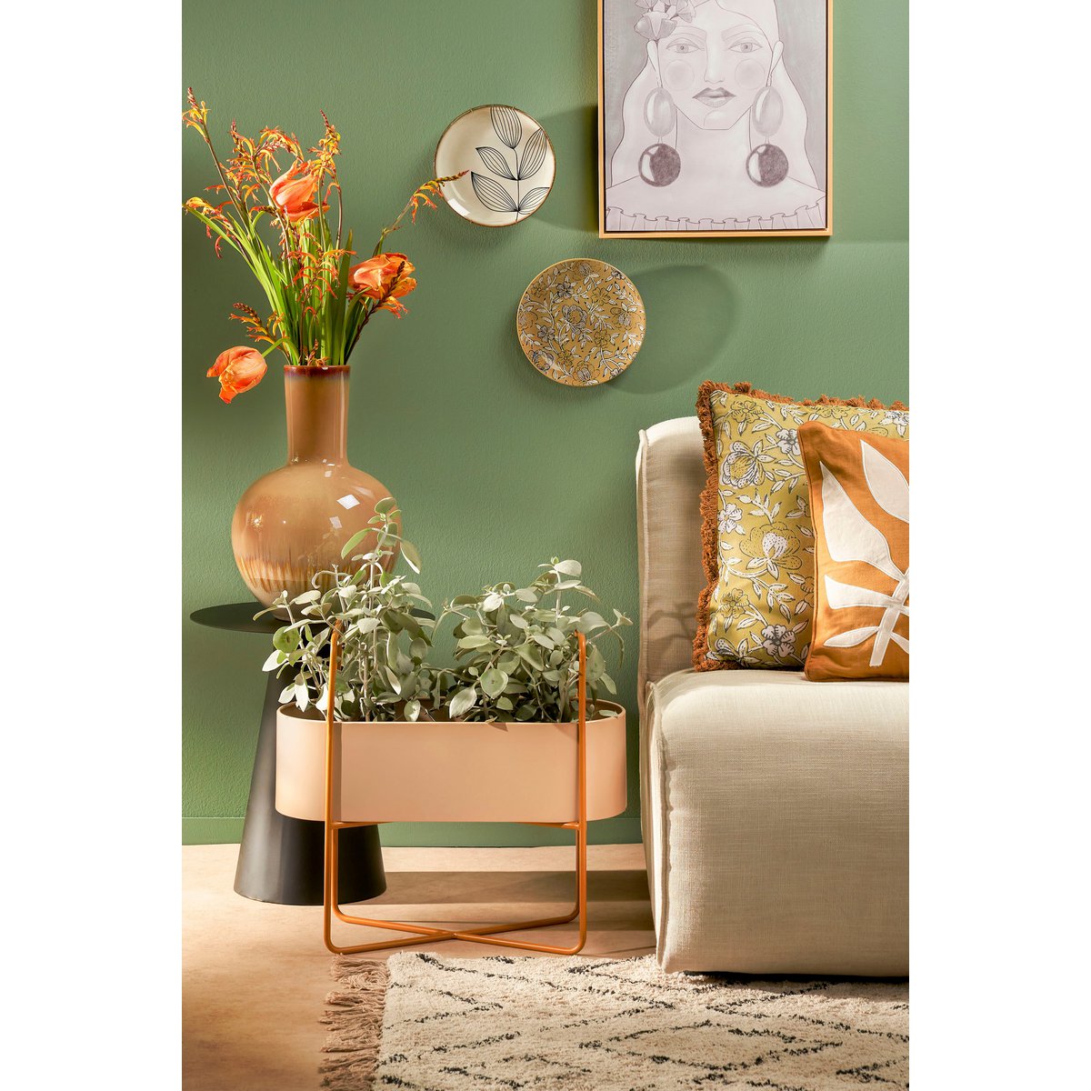 Gouden plantenbak in woonkamer