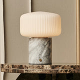Renior lamp wit marmer voor schilderij