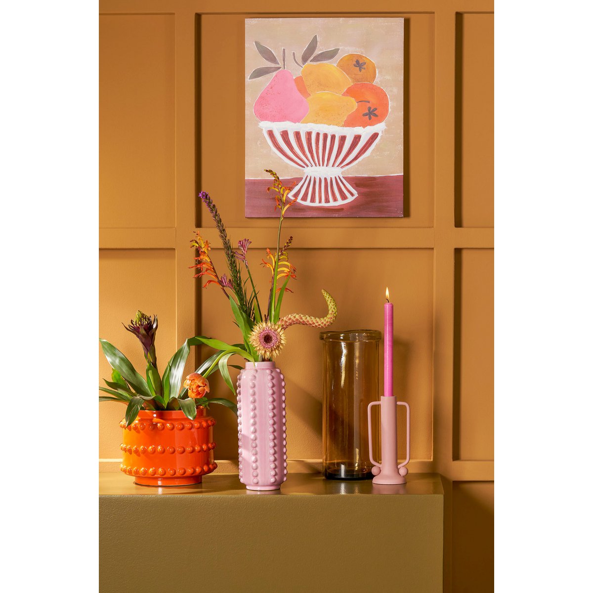 Boaz vaas mica decorations op kast