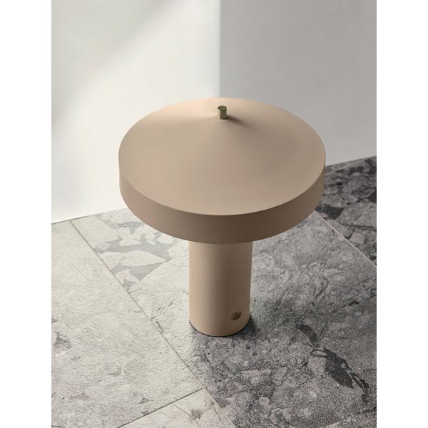 Lampje op vensterbank 