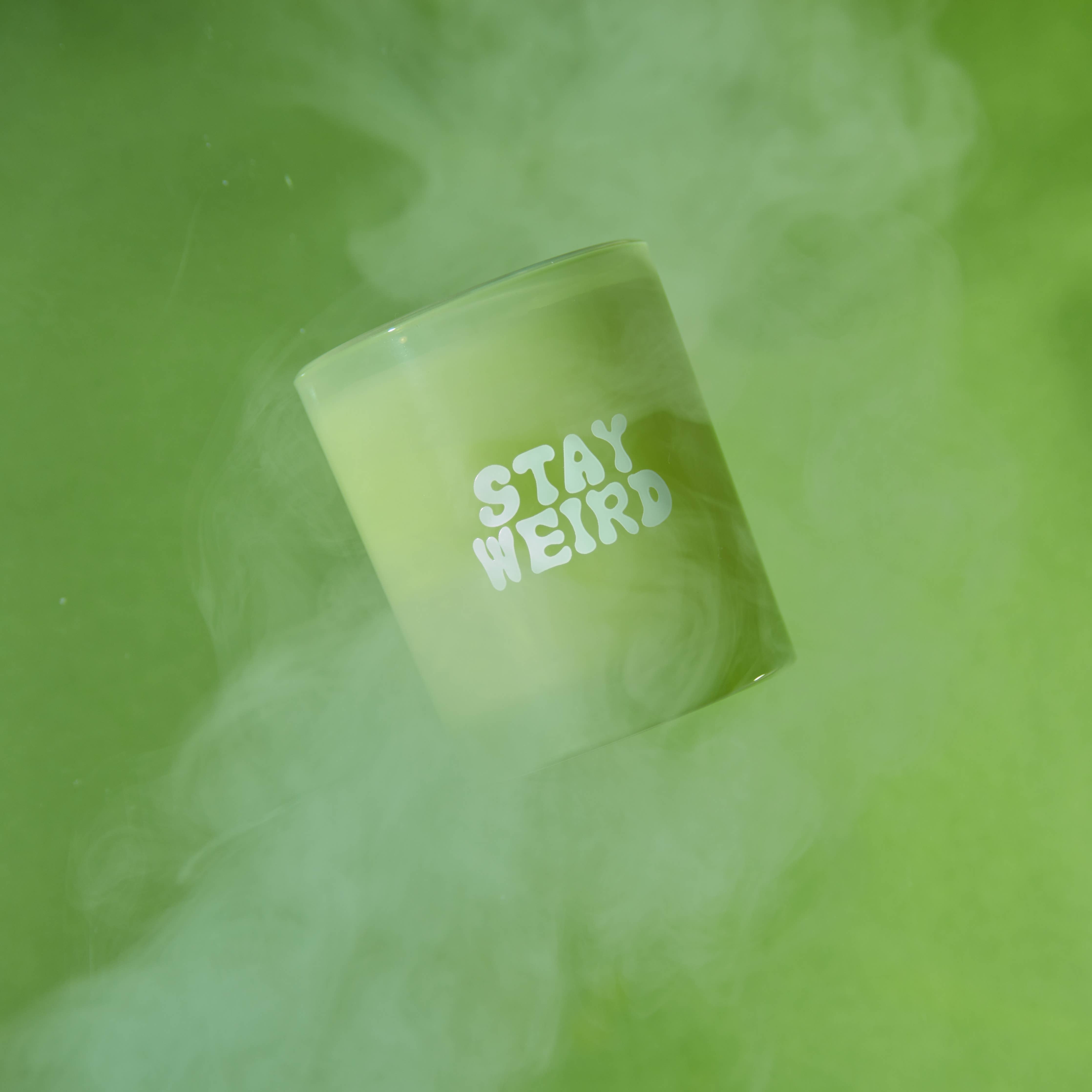 Maegen stay weird geurkaars groen