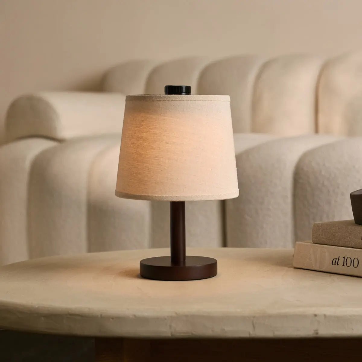 Kleine lampenkap lamp op tafel