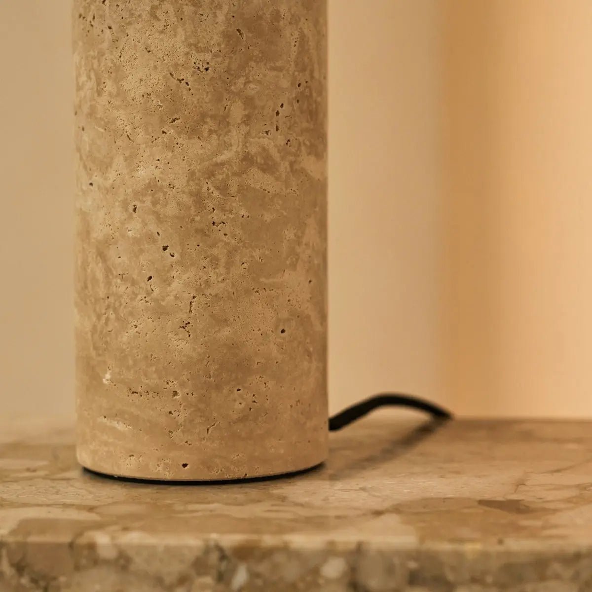 design Lamp van tavertijn in japanse stijl onderkant