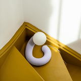 Big Boa Lamp op een trap