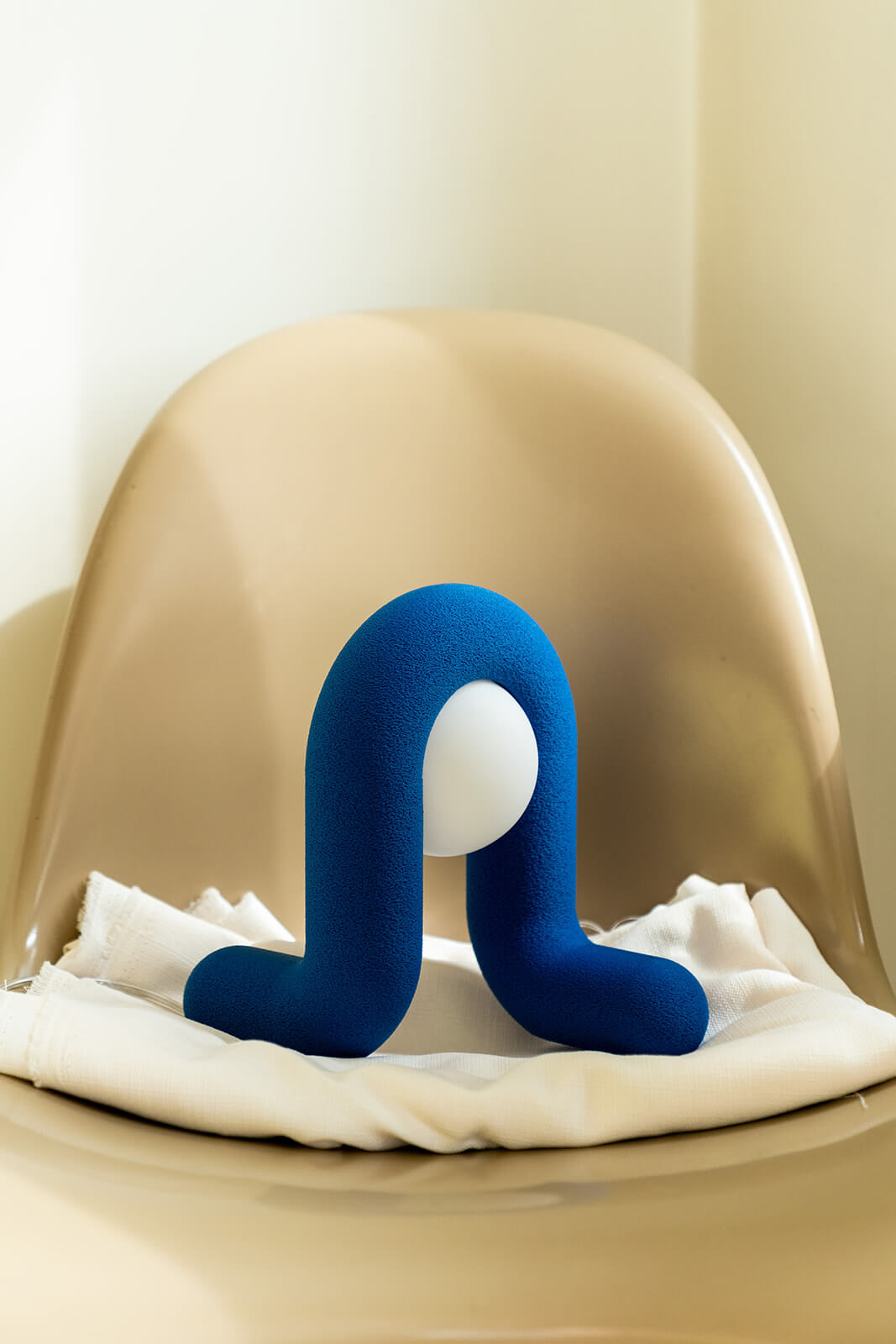 Emil Robrecht Dancer lamp