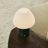 Lamp groen marmer op stoel