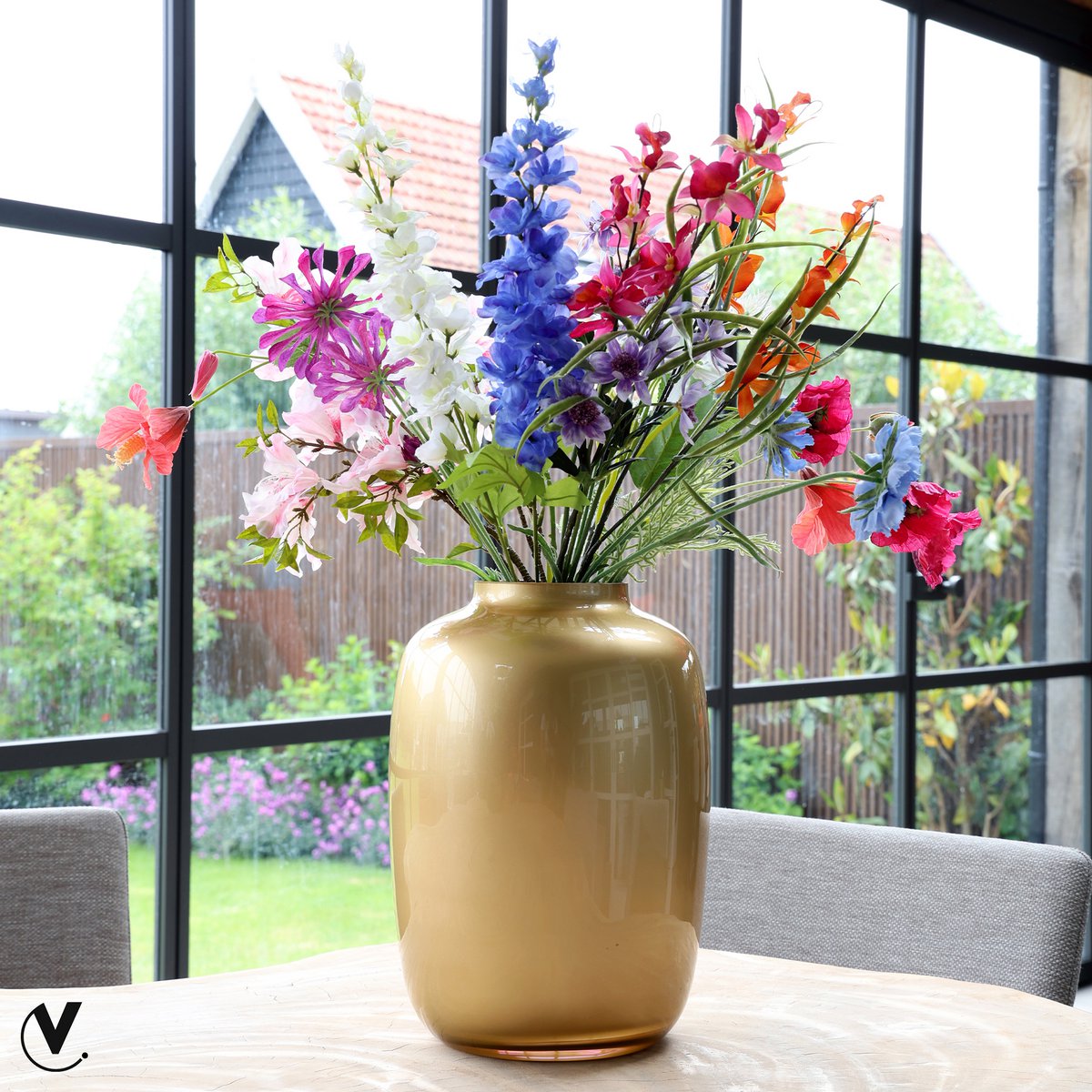 Gouden vaas met bloemen