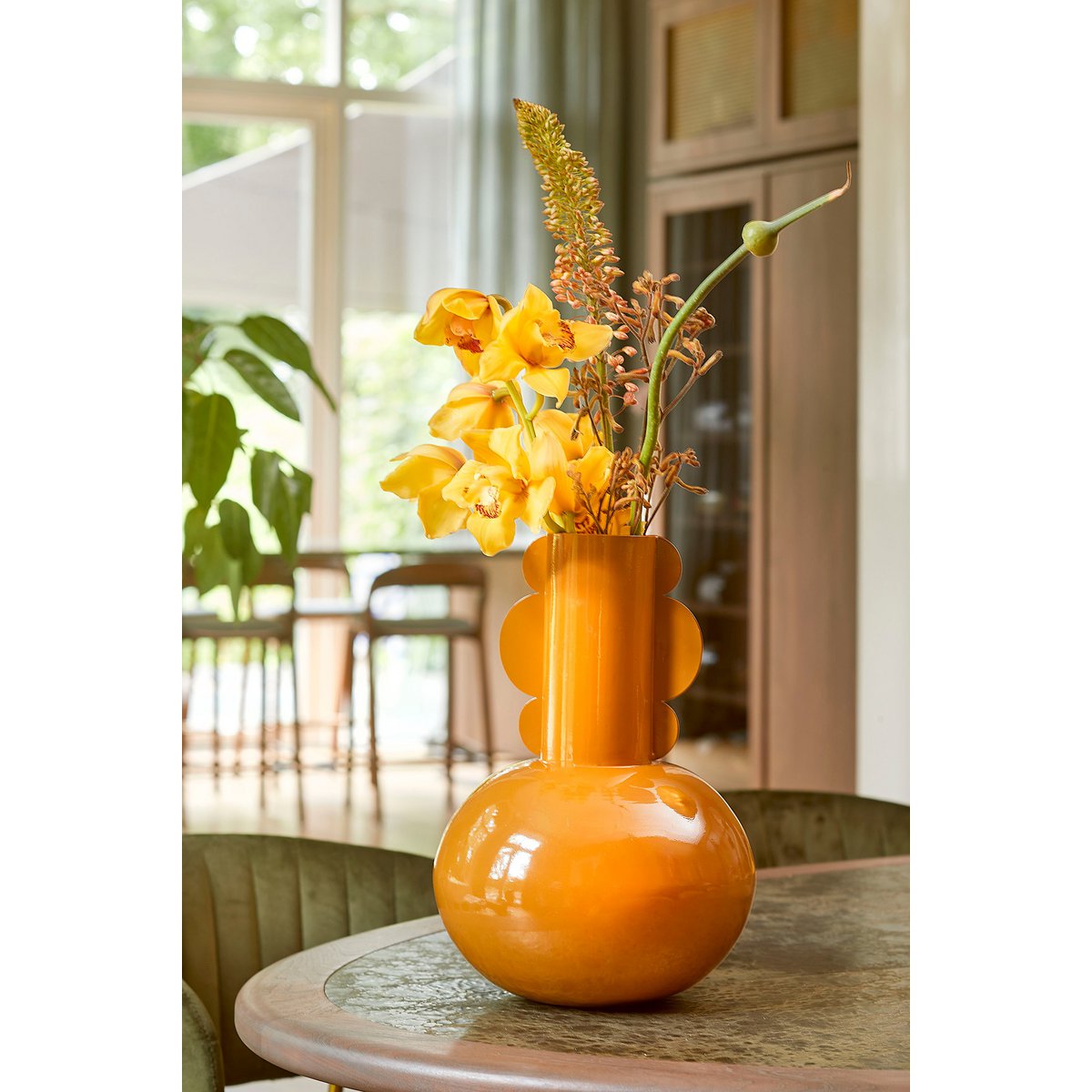 Vensterbank vaas met bloemen