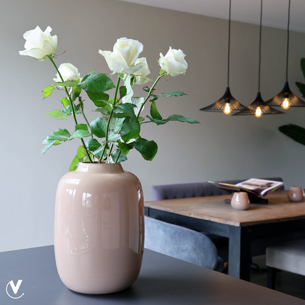 Beige vaas op keuken