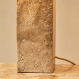 Landelijke lamp van tavertijn materiaal