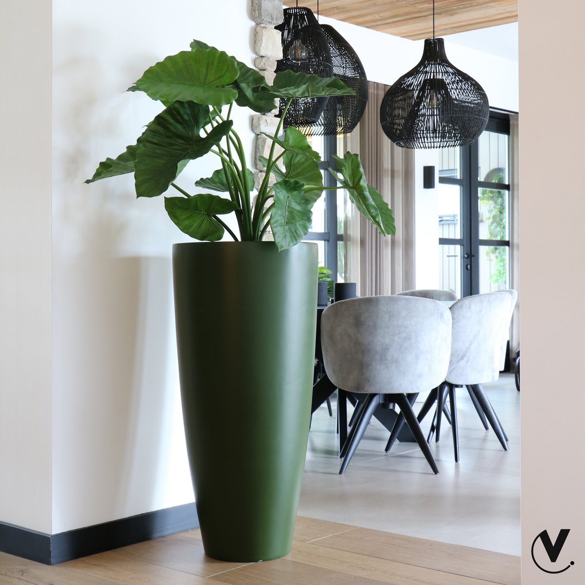 Bloempot hoog in woning
