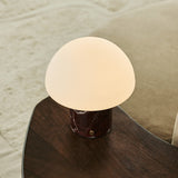 Lamp rood marmer op stoel