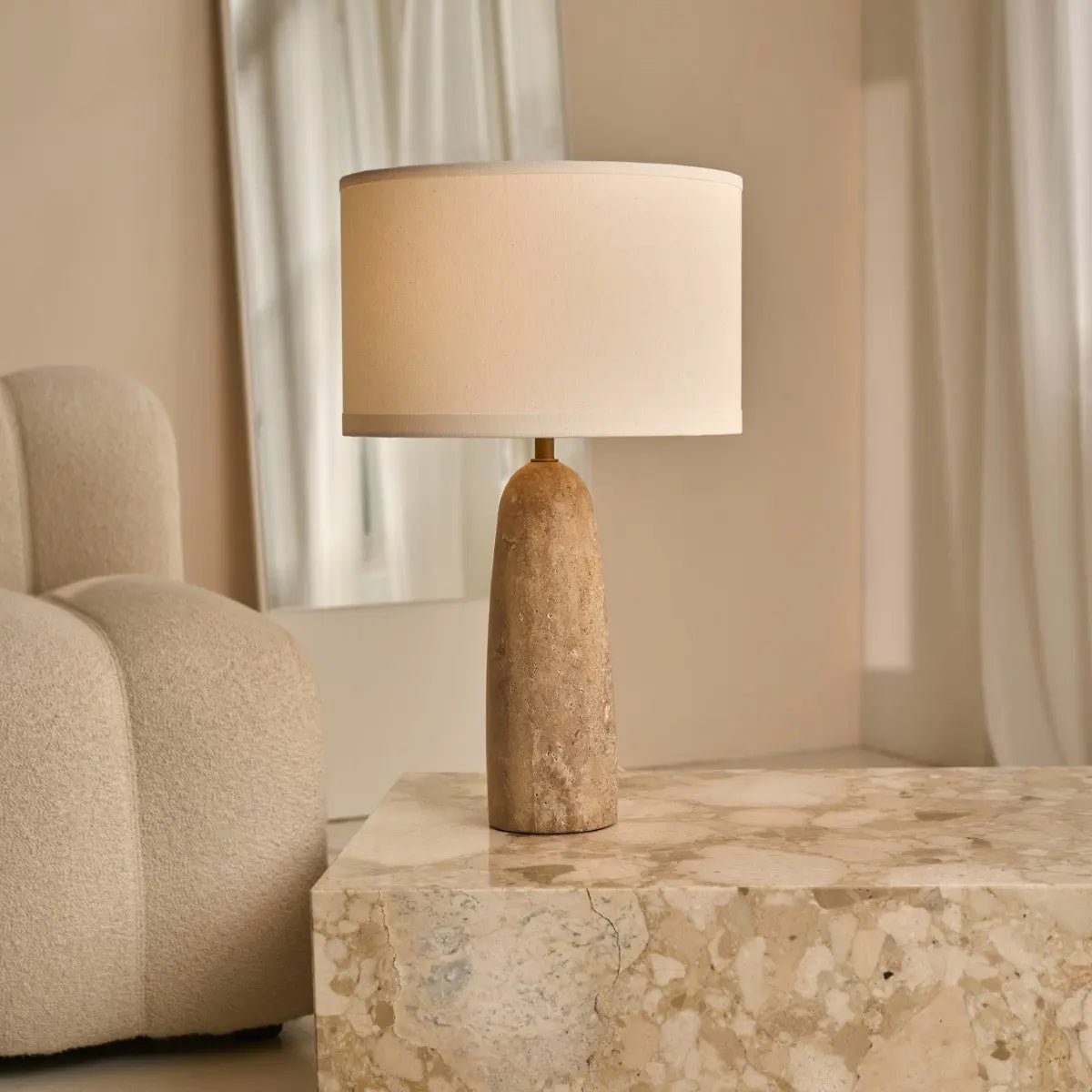 Marmeren lamp met lampenkap