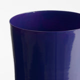 Blauwe metalen vaas bovenkant